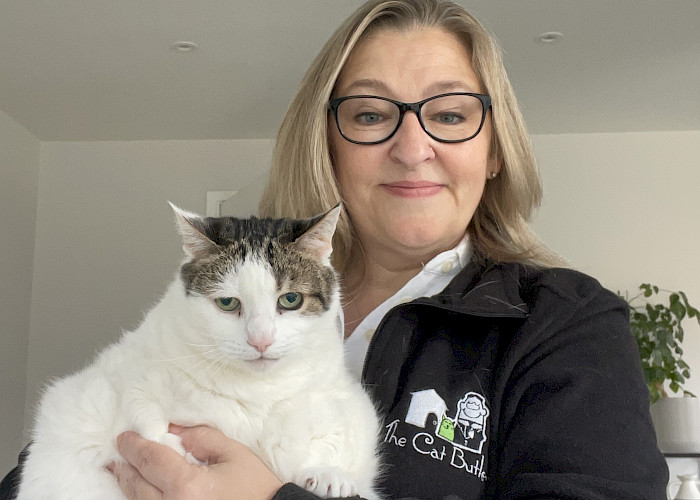 Molesey Mum Swaps ‘Perfume for Purrs’ with the Launch of of Premium Cat Care Business, The Cat Butler!